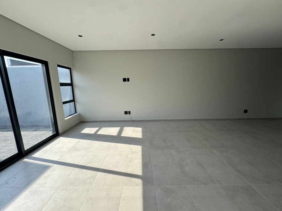 To Let 4 Bedroom Property for Rent in Sandown Estate Western Cape